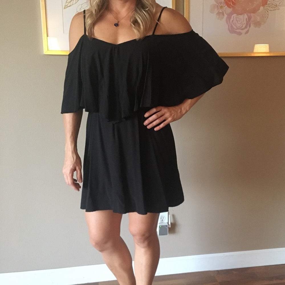 Black cold shoulder dress - size S